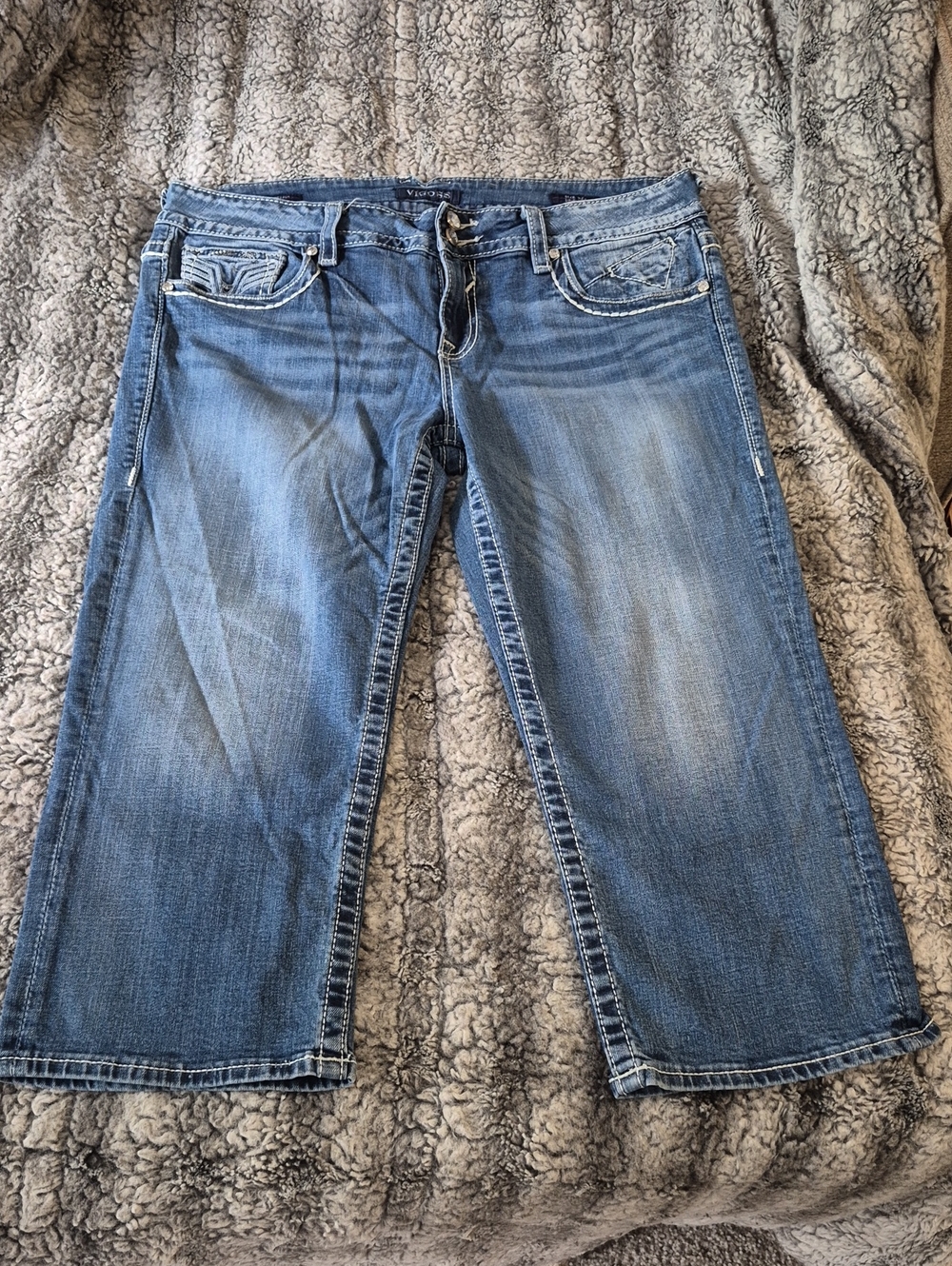 Vigoss 🖤 Light Wash Denim Capri Pants (810)
